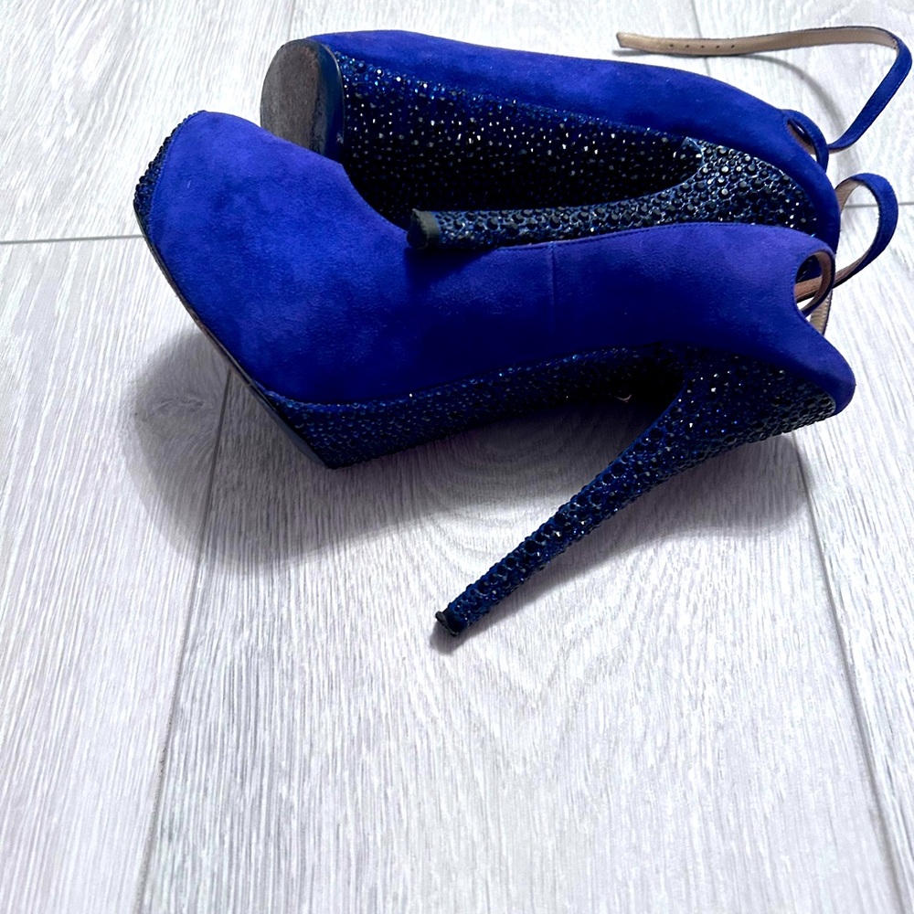 Jimmy Choo Dark blue. Size 38 Sole and heel in stones